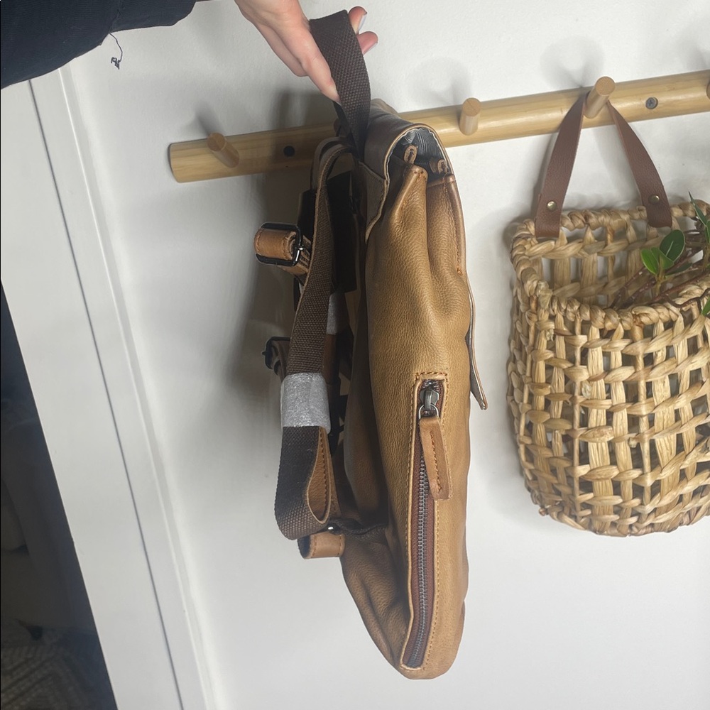 NWT KEAAN The Milano Aria Backpack in Mocha Leather - Picture 10 of 10